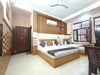 VATS VILLA "Feels like Home & Facilitates like Hotel" - Vrindavan - 5
