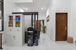 Shafira House - Modern House 3BR near Yogyakarta culinary spots - Ngaglik - 2