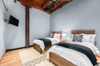 Exquisite One-of-a-Kind 3BDR Penthouse Condo in Downtown TC - Traverse City - 4