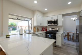 Pet Friendly 4BR Prime Location - 7