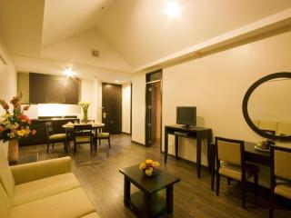 Baguio Burnham Suites Hotel - 1