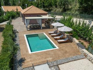 Mater Terra-Private Villa - Sami - 0