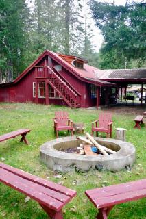 Front Lodge at Rainier Lodge, 1 min drive to Mt Rainier entrance - Ashford - 3