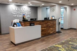 Hampton Inn & Suites Leesburg - Leesburg - 2