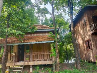 Vuensai Riverside Resort & Virachey National ParkTrekking - - 0