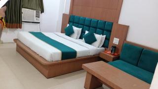 Raa Hotel Katra - Katra - 1