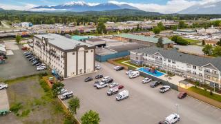 Quality Inn Sunshine Suites - Terrace - 2