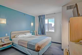 Econo Lodge Menomonie I-94 - Menomonie - 9