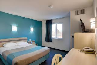 Econo Lodge Menomonie I-94 - Menomonie - 7