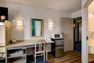 Econo Lodge Menomonie I-94 - 6