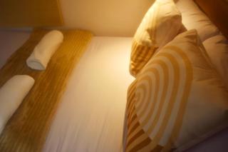 BOLO AIRPORT HOSTEL l - - 8