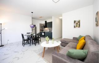2 Bedroom Beautiful Apartment In Seget Donji - Trogir - 8