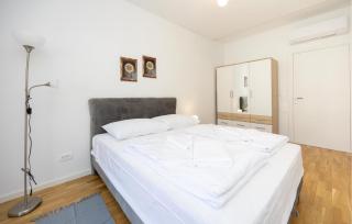 Beautiful Apartment In Seget Donji With Wifi - Trogir - 1