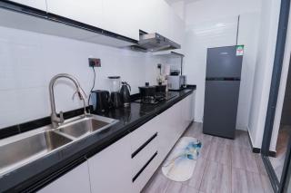 modern retreat apartment with swimming fully equipped gym private parking space and a relaxing rooftop with amazing city views - Nairobi - 5