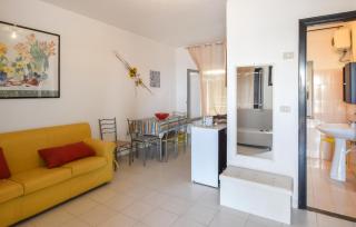 Pet Friendly Apartment In Parghelia - 9