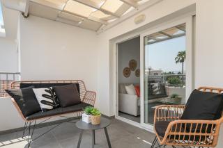 Kato Paphos Apartment | Prime Location by VICHY Holidays - Paphos - 6