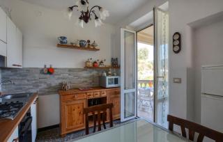 2 Bedroom Awesome Apartment In Terrile - Uscio - 8