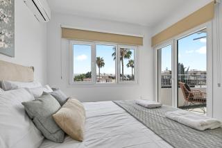 Kato Paphos Apartment | Prime Location by VICHY Holidays - 6