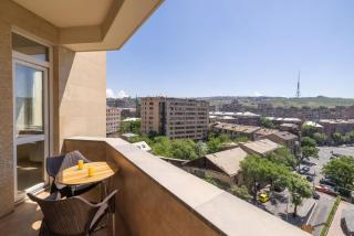Large 2 Bedrooms Apartment with a Balcony, New Building close to North Avenue - Erevan - 7
