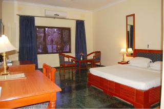 Hotel The Royal Regency Near Metta Buddharam Temple-Mahabodhi Temple-Bodhi Tree- Lift - Restaurant and Parking Facilities - fully Air Conditioned Rooms - Best Hotel - Bodh Gaya - 2