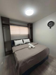 One Oasis 2BR beside SM City Mall upto 6pax - Davao - 8