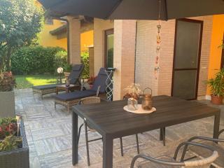 Villa Rosa - - 2