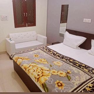 KATIYAR HOTEl - - 4