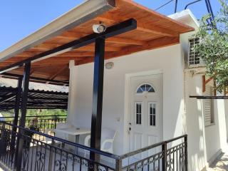 Veronika Apartments - Qeparo - 2