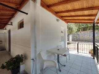 Veronika Apartments - Qeparo - 1