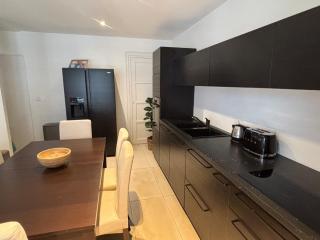 Central Spacious Bright Flat 300m from river bank - 7