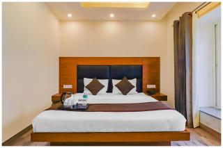 HOTEL NEW AURA PALACE Near Mall Road - All Rooms Hygiene and Spacious - The Best Hotel with Mountain Views - 8