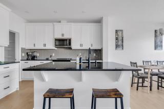 Bright Spacious House - 4mins Hospital - Dream Patio - Calgary - 7