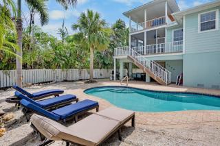 Flip Flops and Fish Tales - Anna Maria - 7