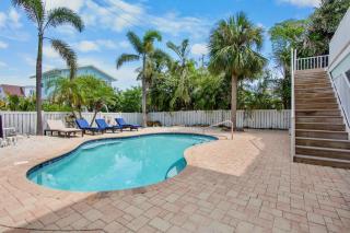 Flip Flops and Fish Tales - Anna Maria - 8