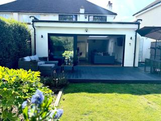 Zarza House Fabulous Art Deco home 4 double Bedrooms Large Garden Free Parking & WiFi - Hatfield - 9