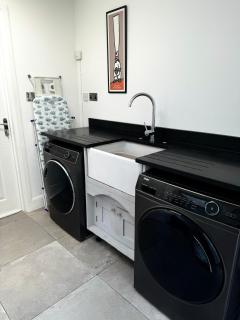 Zarza House Fabulous Art Deco home 4 double Bedrooms Large Garden Free Parking & WiFi - Hatfield - 2