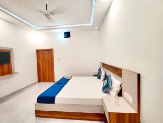 RAM JANAMBHOOMI H0TEL ! R-a-m - K-r-i-sh-na - Palace Near 900m from Ram Temple - Shri Hanuman Garhi Mandir - All Room Fully Air Conditioning Rooms - Free Wifi - and Parking - Best Premium Hotel - Ayodhya - 9