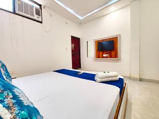 RAM JANAMBHOOMI H0TEL ! R-a-m - K-r-i-sh-na - Palace Near 900m from Ram Temple - Shri Hanuman Garhi Mandir - All Room Fully Air Conditioning Rooms - Free Wifi - and Parking - Best Premium Hotel - Ayodhya - 3