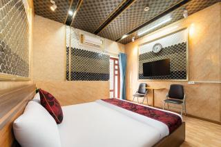 Kings Hotel In City Central - 4