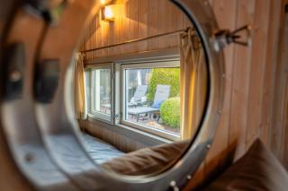 Kinderfreundliches 5 Personen Wellnessferienhaus Treibholz mit zwei Duschen und Toiletten, Sauna, Whirlpool, Kaminofen, Wintergarten und Kanu in Otterndorf - Otterndorf - 2