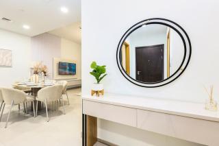 FIRST CLASS 2BR Downtown Glam Burj View - 6