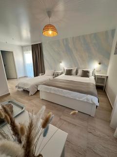 Halta Pescăruş Accommodation - Douăzeci şi Trei August - 2