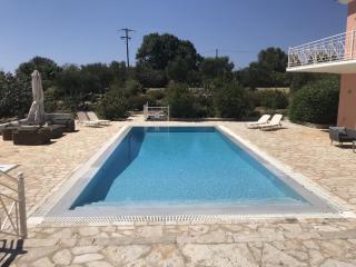 Luxurious Villa in Peloponnese with Swimming Pool - Kamária - 3