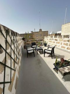 Maltese Charm Getaway - Ħal Saflieni - 8