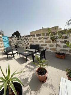 Maltese Charm Getaway - Ħal Saflieni - 5
