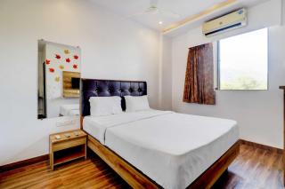 Collection O Kharbao Bhiwandi Thane - Mumbai - 9