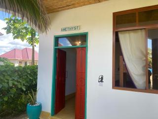 Shanti Yoga Home & Restaurant - Kibigija - 3