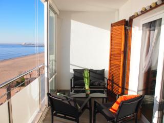 LA PLAGE 29A - Roses - 8