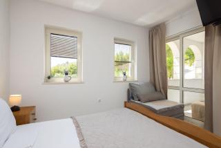 Apartments PERIC - Lokva Rogoznica - 4