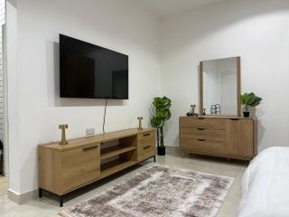 Brand new - Stylish Studio Near to Yas & Airport - Abu Dhabi - 0